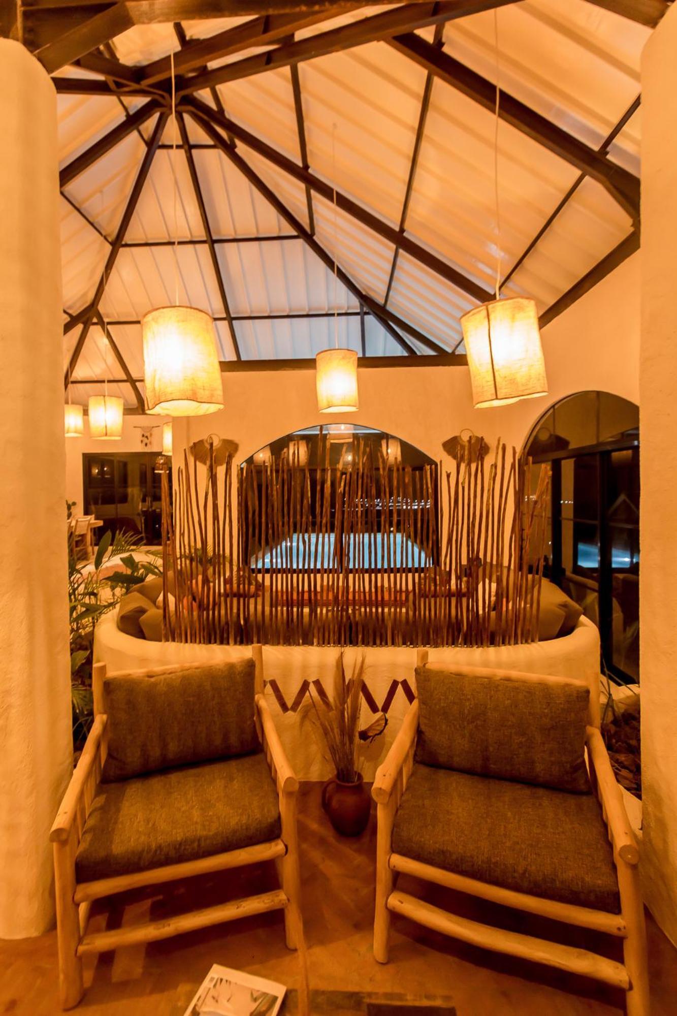 Drop In Surf Lodge Kuta  ภายนอก รูปภาพ