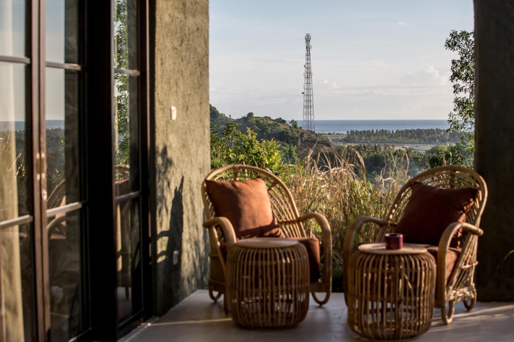 Drop In Surf Lodge Kuta  ภายนอก รูปภาพ