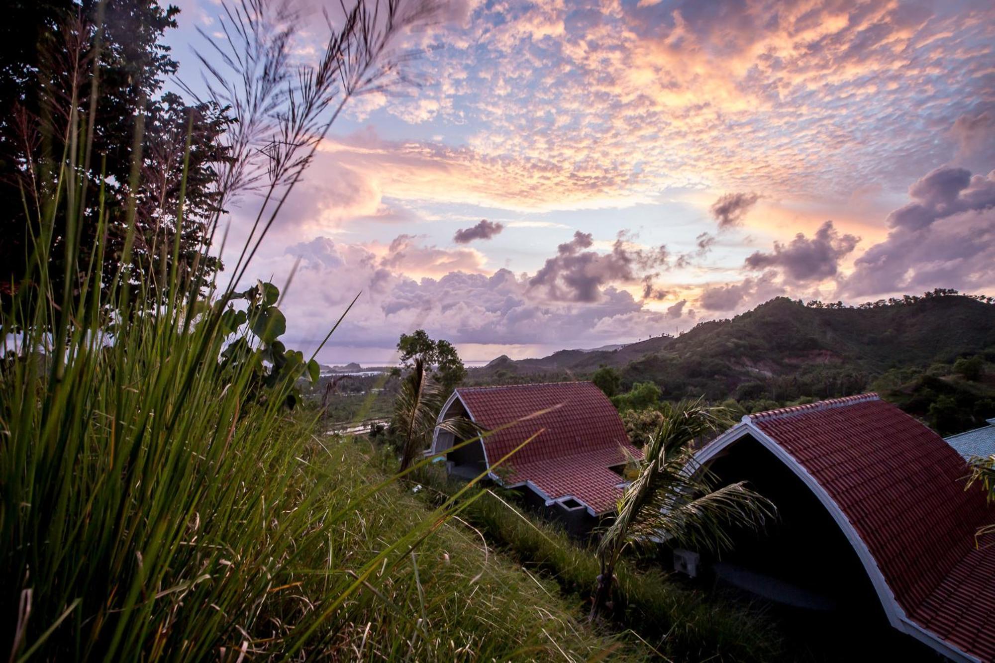 Drop In Surf Lodge Kuta  ภายนอก รูปภาพ